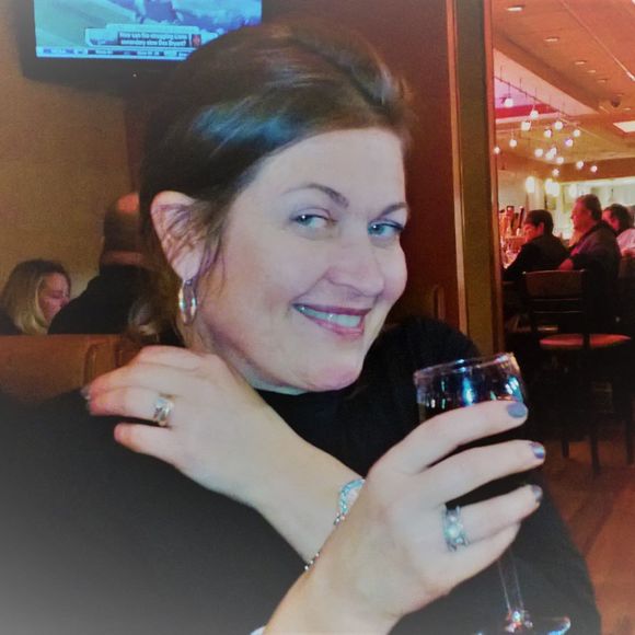 Meet your Posher, Julie - Picture 1 of 1